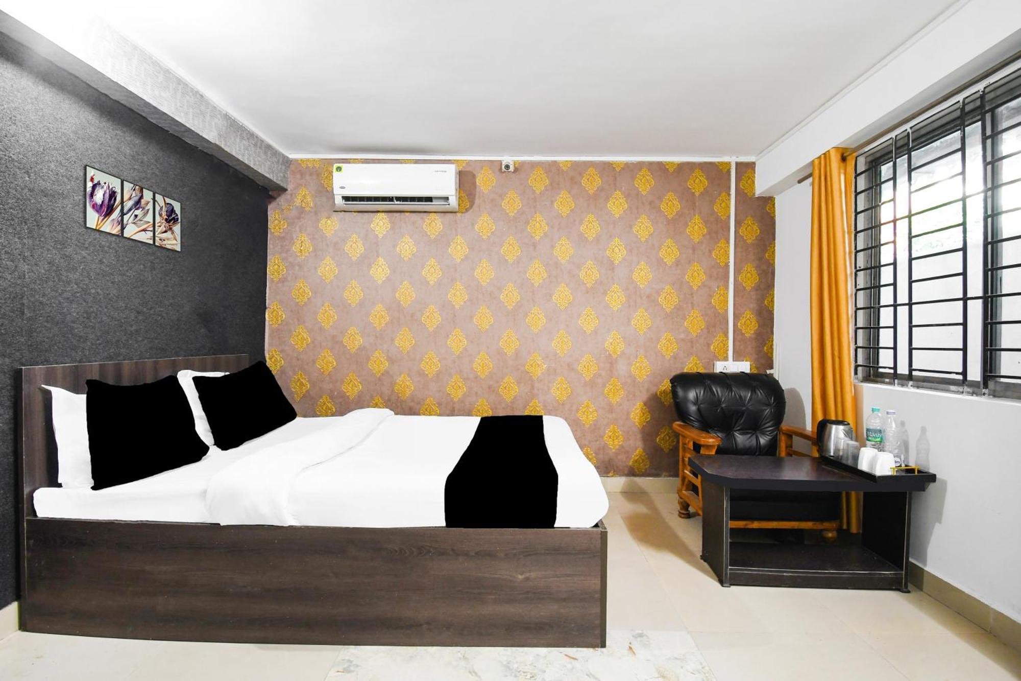 Super Hotel O Champasari Siliguri Formerly Four Fox Suits Panchanai Exterior foto